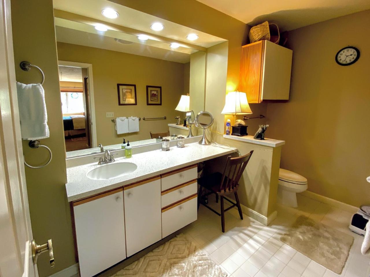 F8 Luxurious Mt Washington Hotel golf course home Wifi cable air conditioning - photo 22