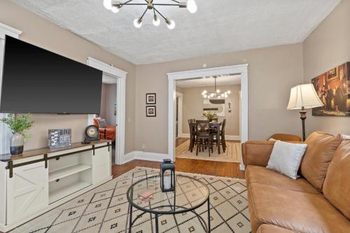 Cozy 2br Near Destiny Usa Syracuse Uni Zoo And Dtwn 22016794 — Syracuse