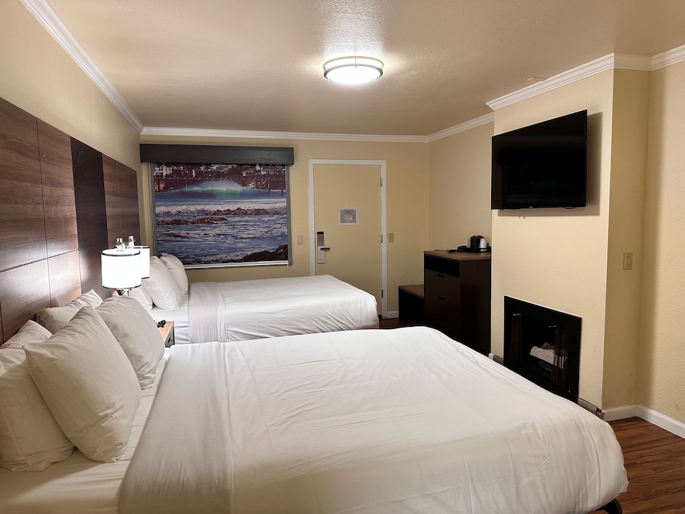 Beachwalker Inn and Suites - photo 16