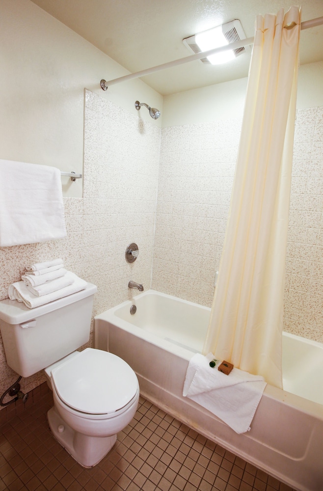 Heritage Inn La Mesa - photo 16