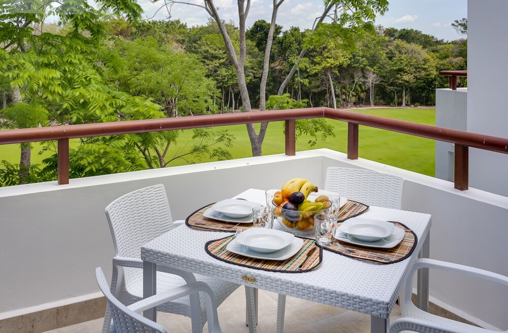 Mayan Family Townhome A6 by Gate48 — 4-Star Luxury Hotel in Akumal, Mexico