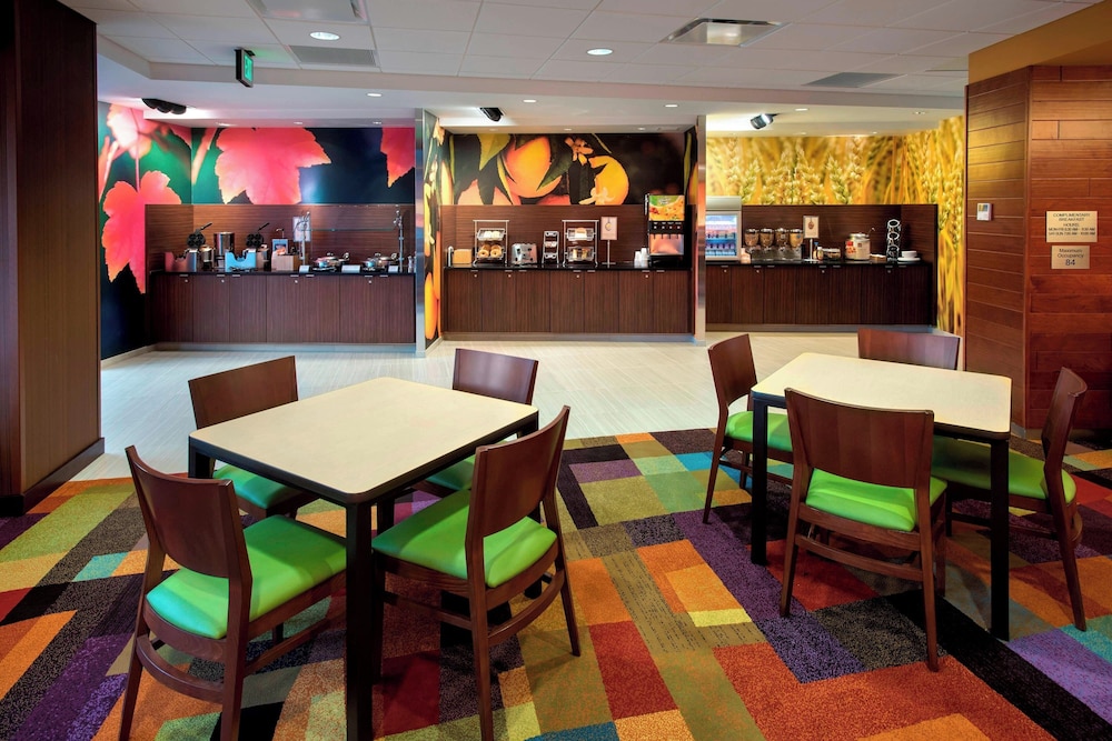 Fairfield Inn and Suites by Marriott Syracuse Carrier Circle - photo 17