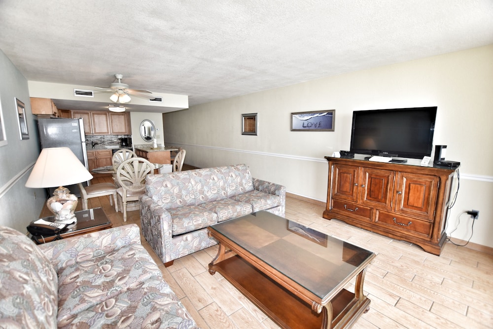 0404 Waters Edge Resort 1 Bedroom Condo by RedAwning - photo 13
