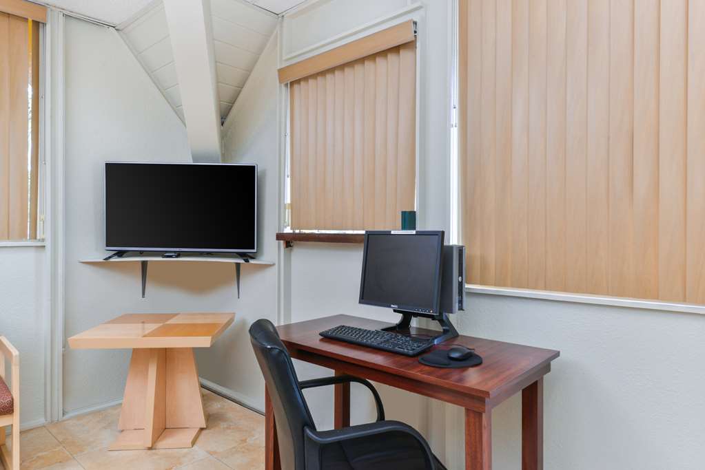 Americas Best Value Inn Sarasota Downtown - photo 25