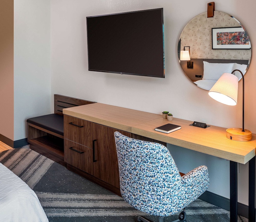 Hilton Garden Inn Austin University Capitol District - photo 6