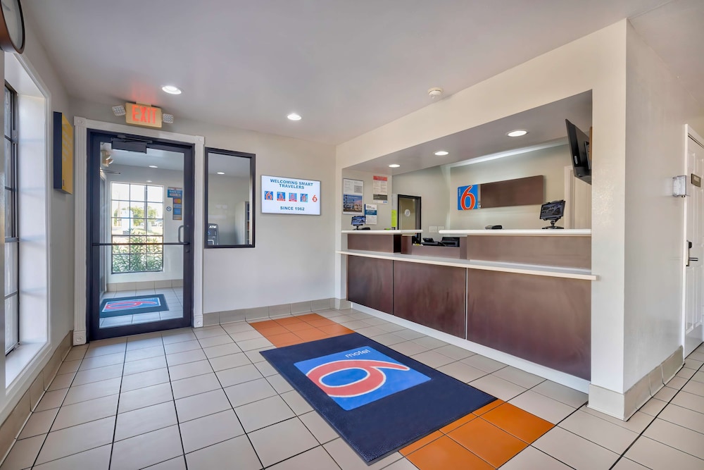 Motel 6 Bryan TX College Station - photo 2
