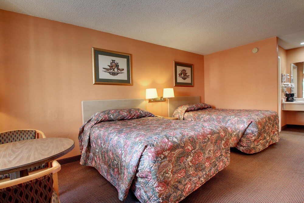 Key West Inn Clanton - photo 7