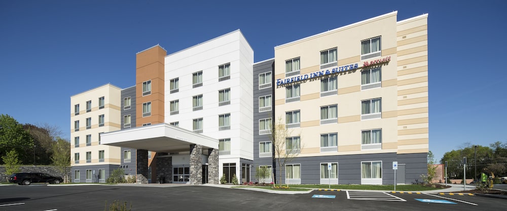 Fairfield Inn & Suites Hershey Chocolate Avenue - photo 42