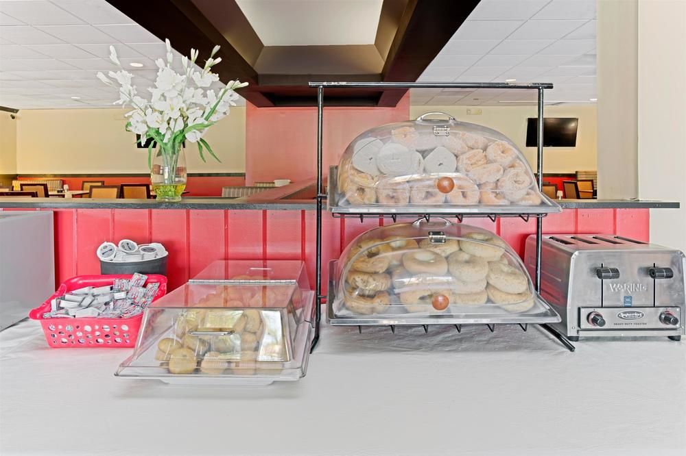 Ramada Waukegan Gurnee - photo 19