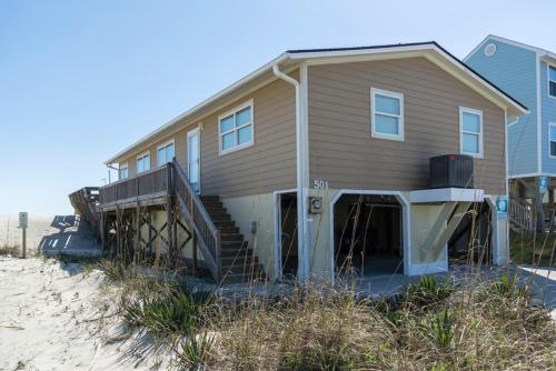 The Beach Fact Oar by Oak Island Accommodations - featured photo