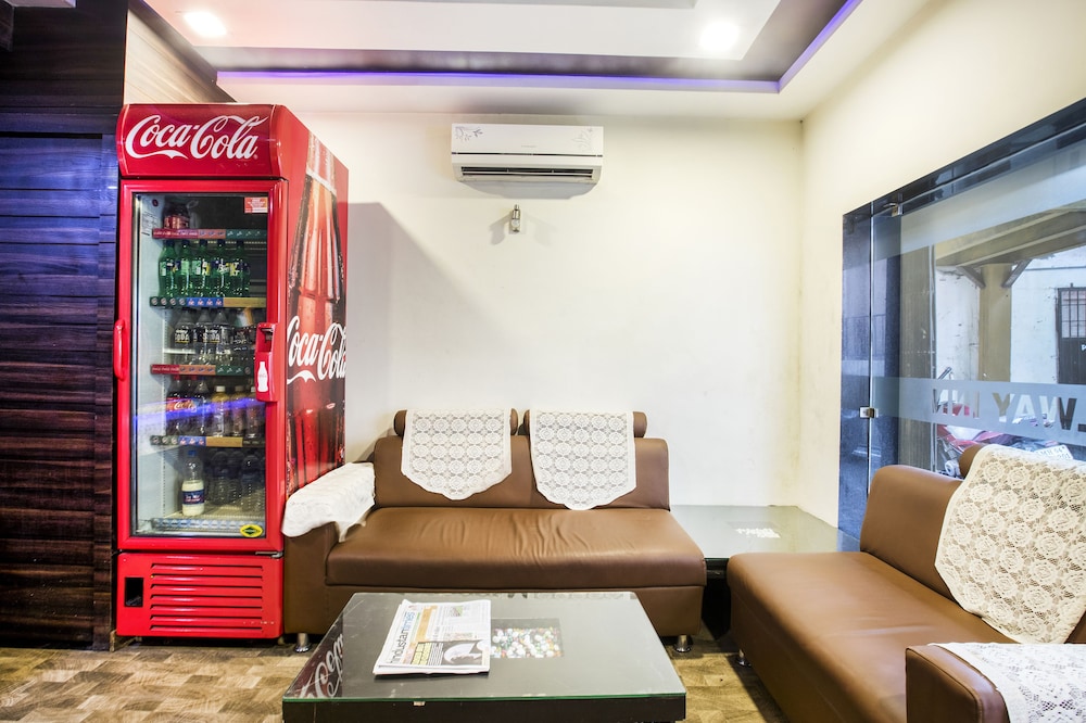 Oyo 7042 Hotel Railway Inn
