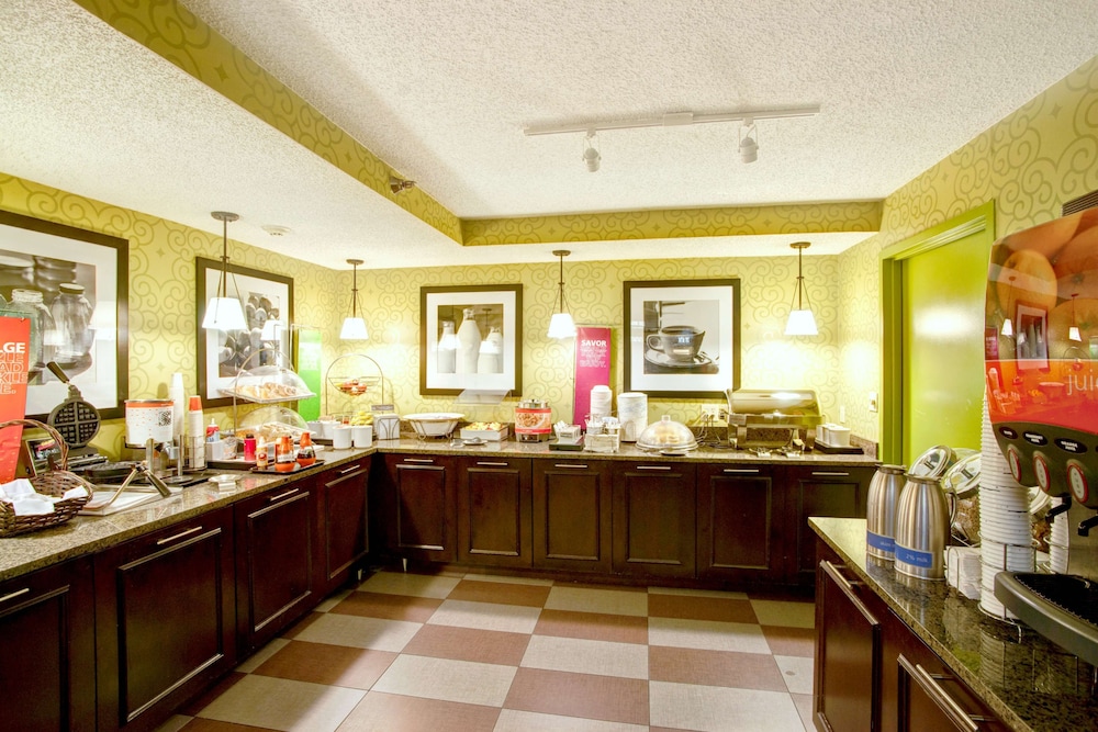 Hampton Inn College Station - photo 33