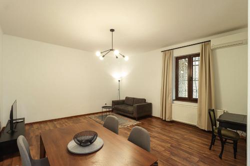Cozy Vera Apt By Wehost
