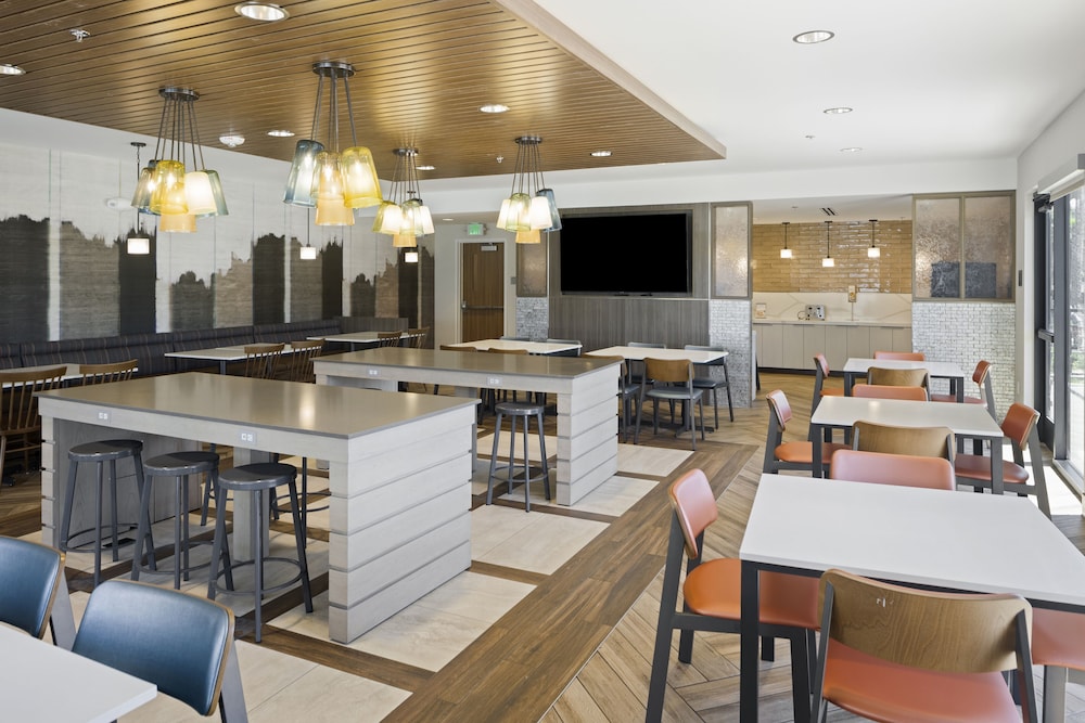 Fairfield Inn & Suites by Marriott San Diego Pacific Beach - photo 36