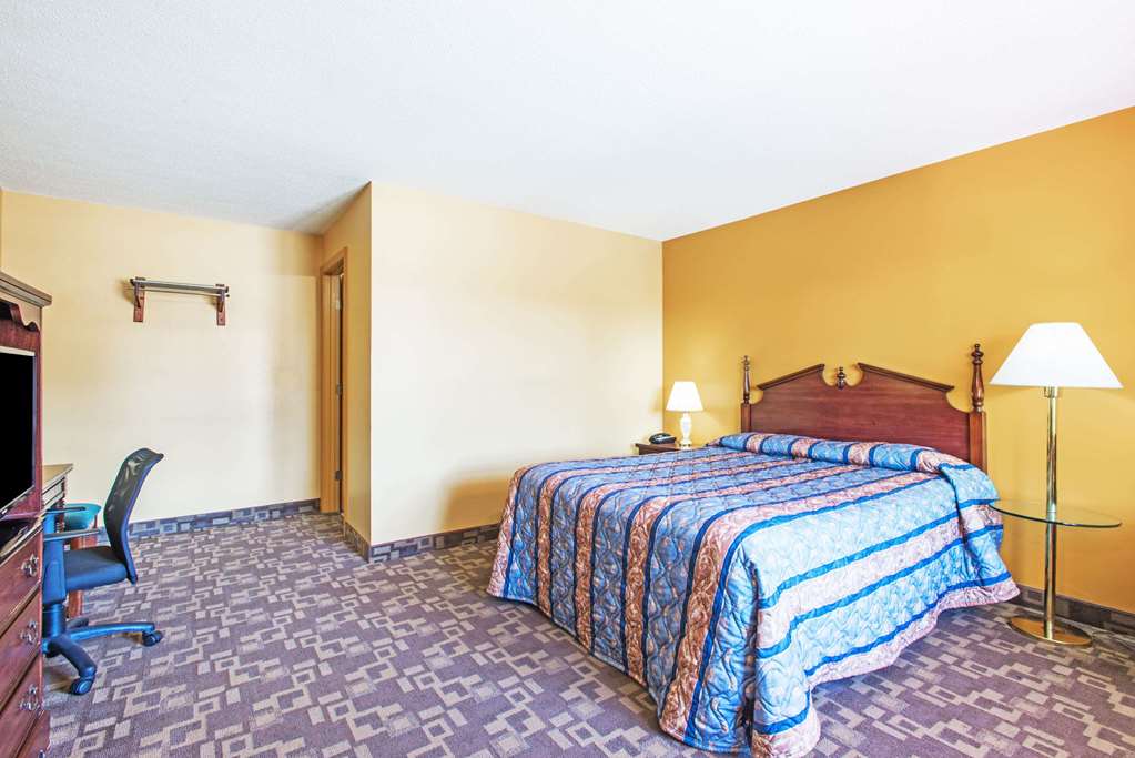 Knights Inn Hadley - photo 11