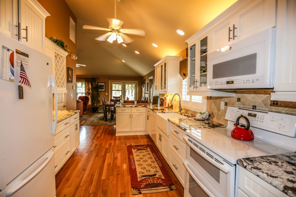 3610 Estero Blvd - photo 8