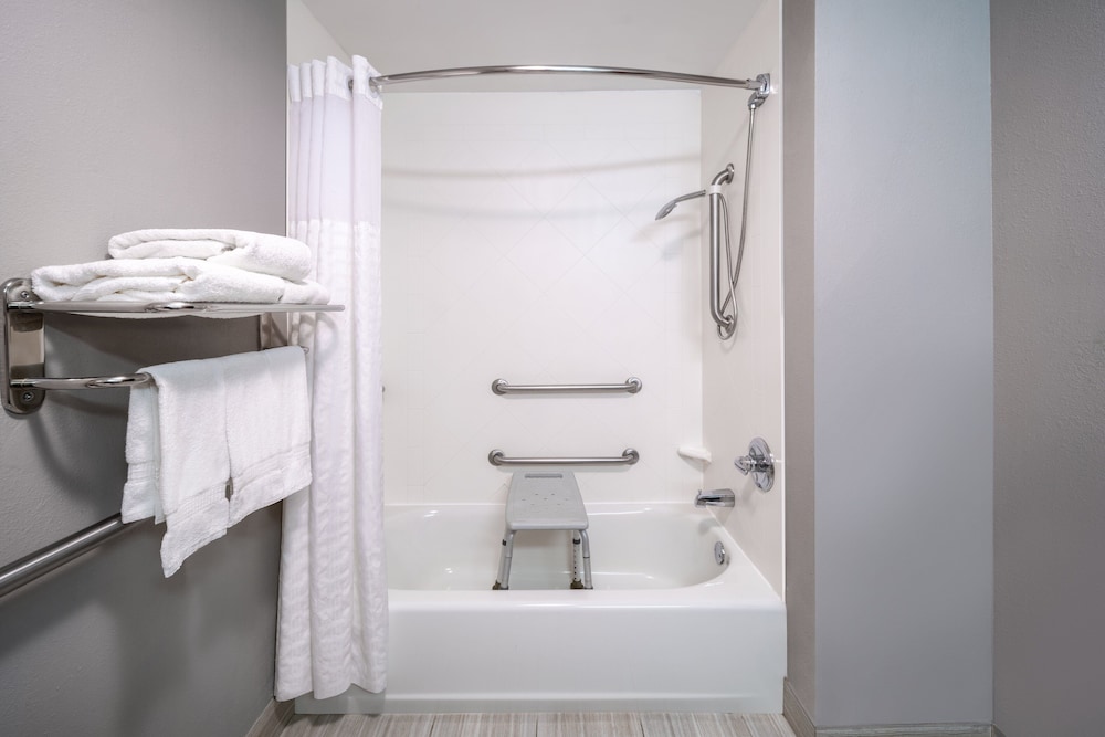 Garner Hotel Oklahoma City Quail Springs by IHG - photo 9