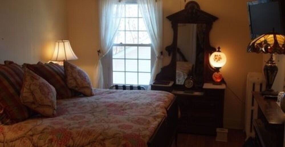 The Red Hook Country Inn - photo 17