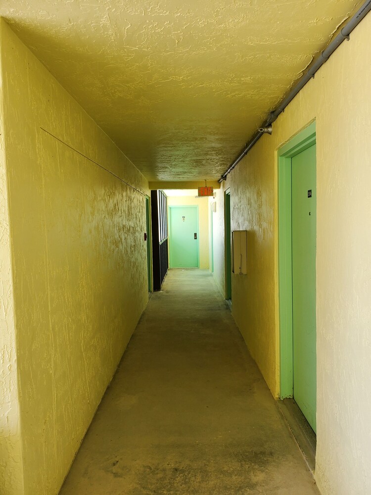 South Shore Motel - photo 32
