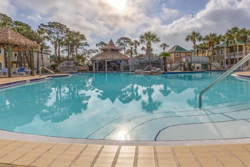 Purple Parrot 9C By Pkrm — 4-Star Luxury Hotel in Pensacola, United States