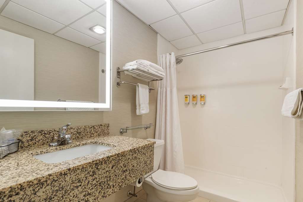Best Western Plus Steeplegate Inn - photo 43