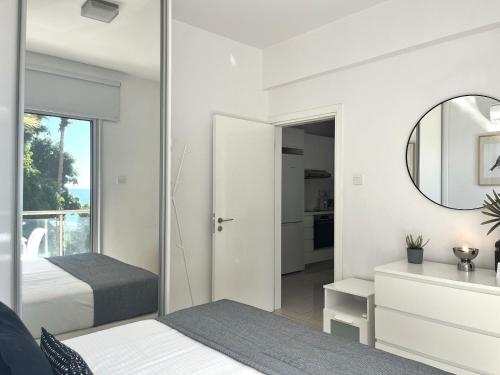 Phaedrus Living Constantinos 111