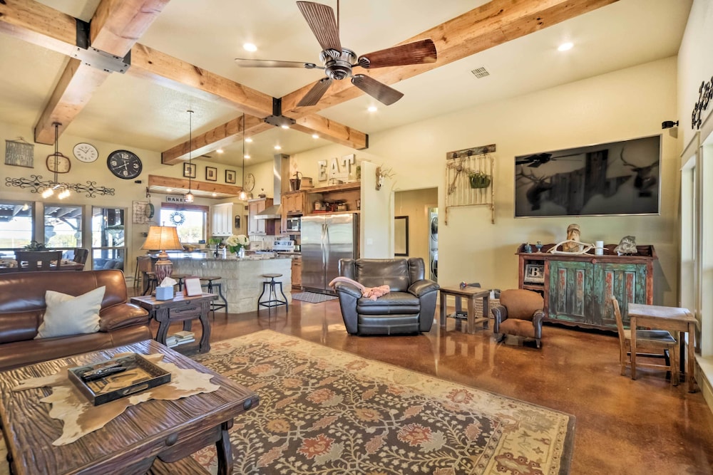 Secluded Country Hideaway w Fire Pit & Pool — Blanco — photo 4