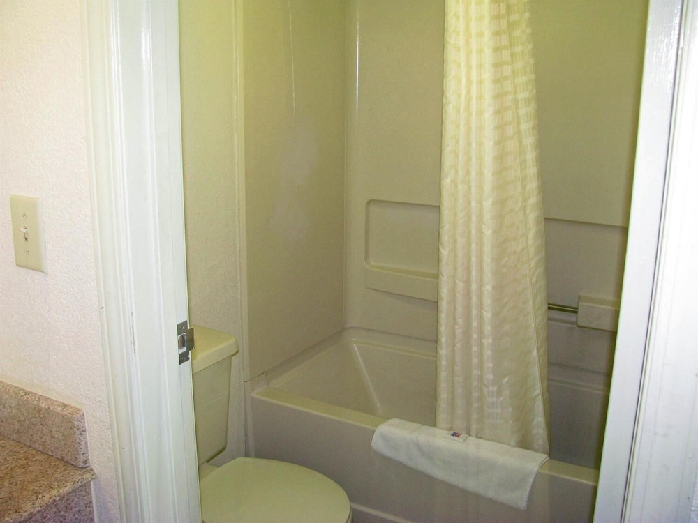Motel6 Dayton Englewood - photo 12