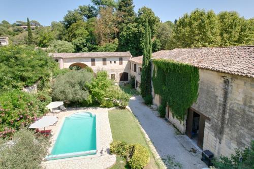 Domaine du Mas Fontclaire Sommieres 28 Pers in Sommieres, France