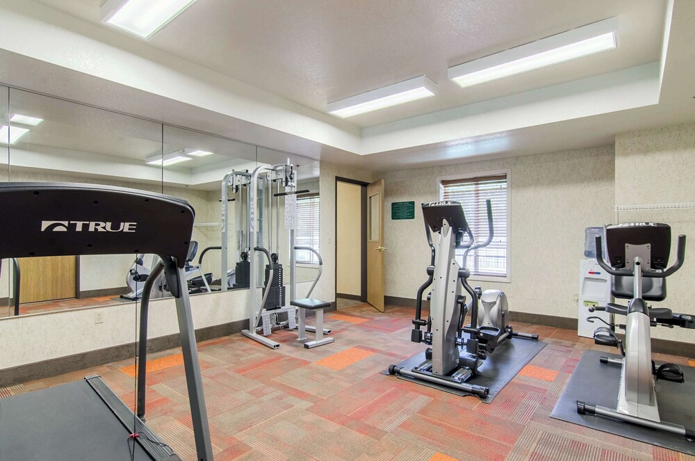 Quality Inn Junction City Near Fort Riley - photo 42