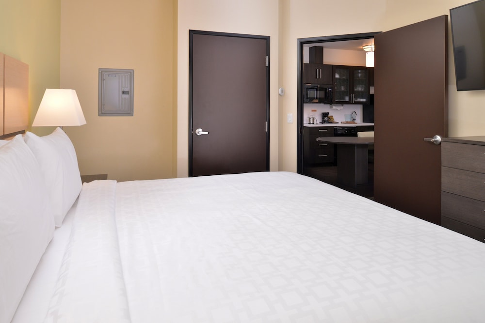Candlewood Suites Austin Airport - photo 12
