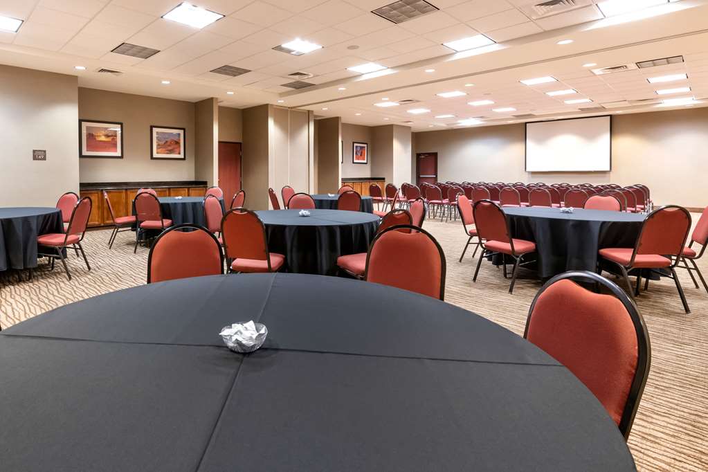 Comfort Suites Goodyear West Phoenix - photo 64