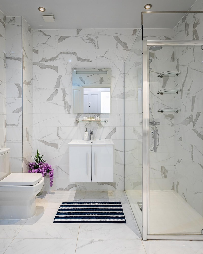 Luxury Apartment in Kensington — 4-Star Luxury Hotel in London, United Kingdom