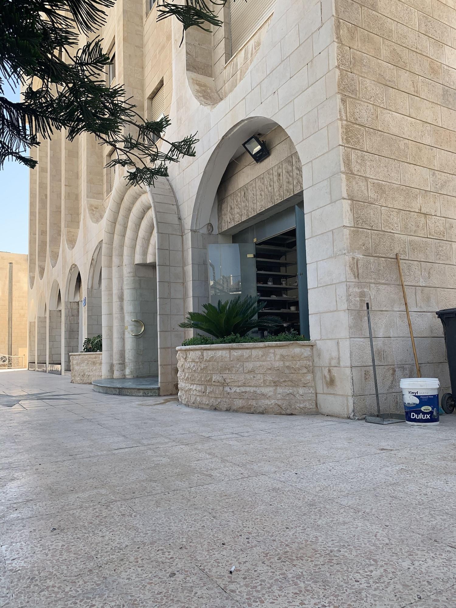 Al Nojoom International Hotel — Amman — photo 3