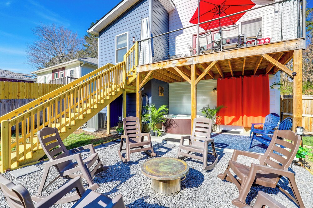 Hot Tub and Fire Pit Chic Asheville Oasis in Asheville, United States