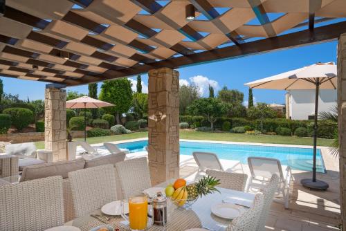 Villa Lara 11 Spacious Villa with Large Garden and Private Pool on Aphrodite Hills