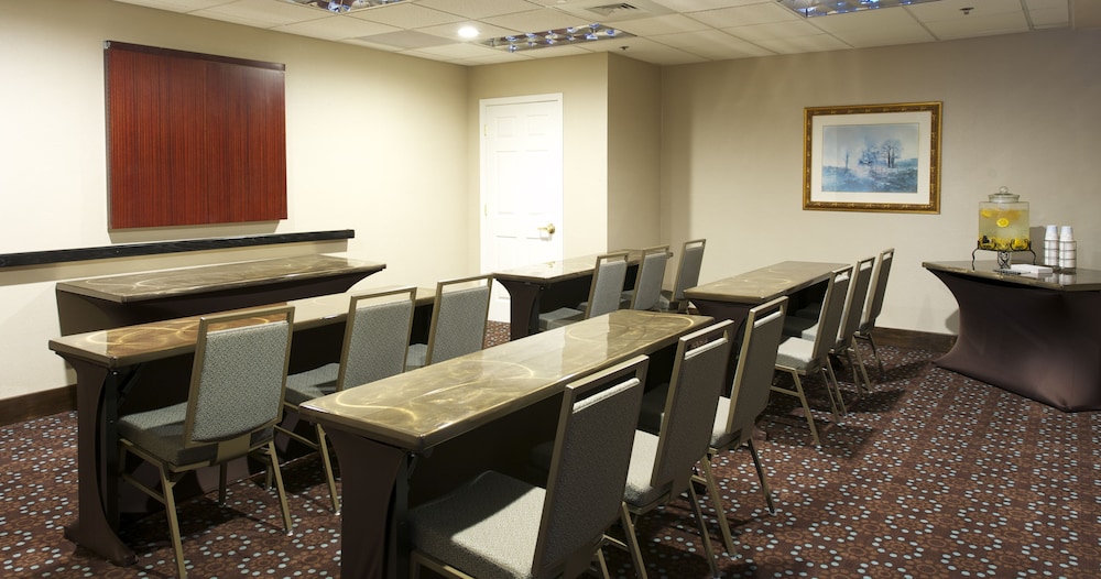 Hampton Inn Terre Haute - photo 41