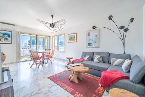 Magnifique 2 Pieces Vue Mer Parking Proche Plage — hotel in Saint-Laurent-Du-Var
