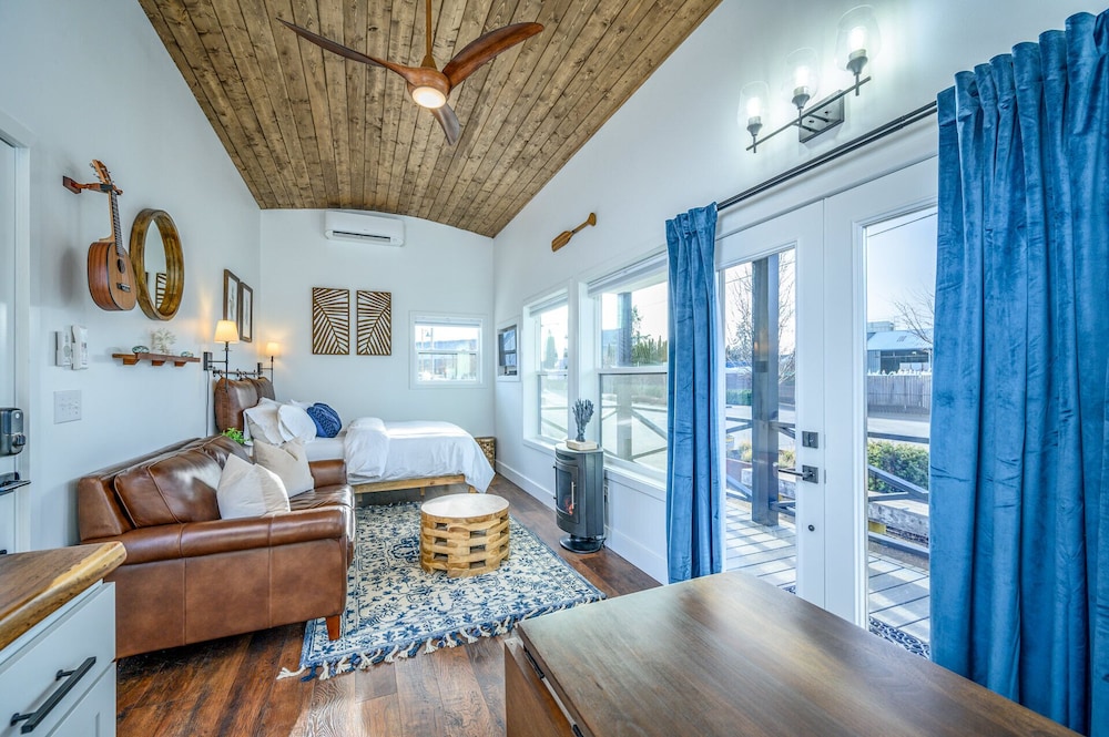 The Boutique Retreat - photo 15
