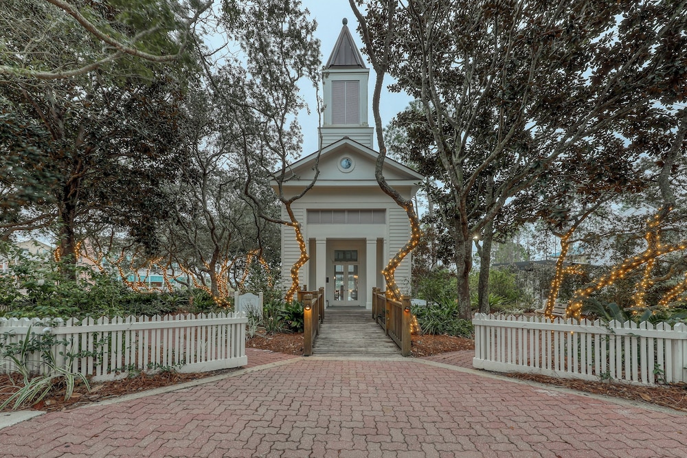 Carillon Beach Inn - photo 41