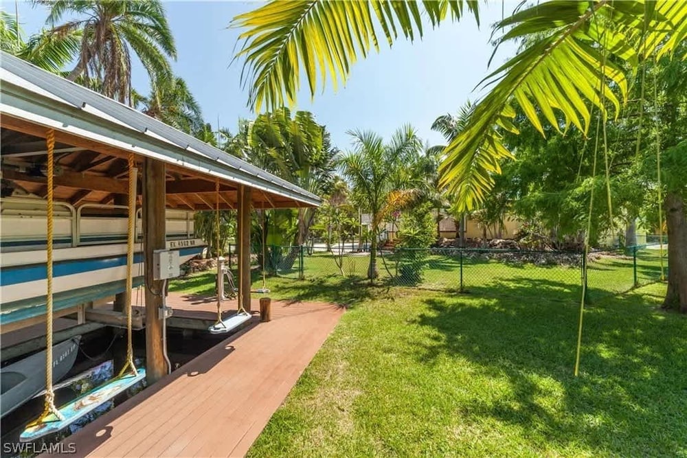 NEW Jungle Paradise Treehouse Suite With Resort Amenities Elevator Access Outdoor Kitchen Lagoon Lazy River Pool RV Hook up - photo 2