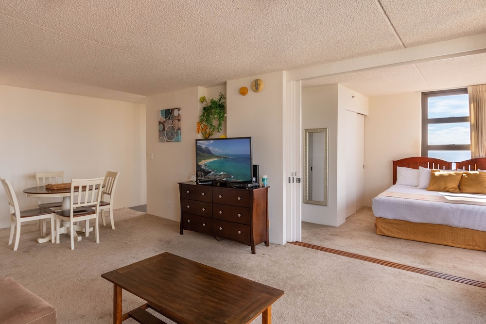 Waikiki Banyan Condo Located One Block From Waikiki Beach by Koko Resort Vacation Rentals - photo 12