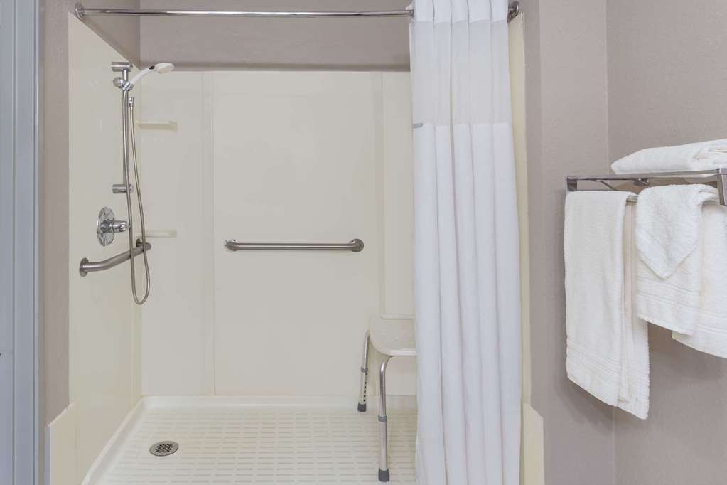 Super 8 by Wyndham Hebron Lowell Area - photo 12