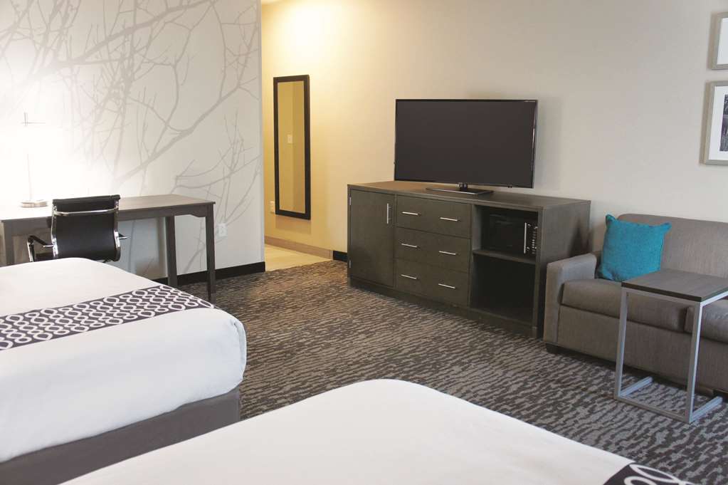 La Quinta Inn & Suites by Wyndham Chattanooga Lookout Mtn - photo 14