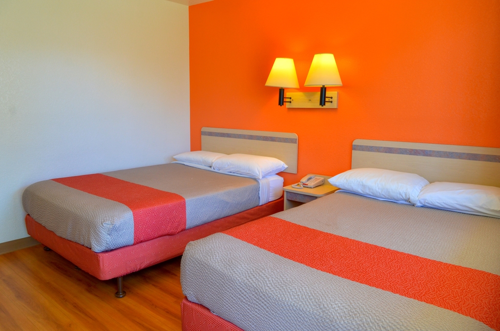 Motel 6 Santa Nella on i 5 - photo 17