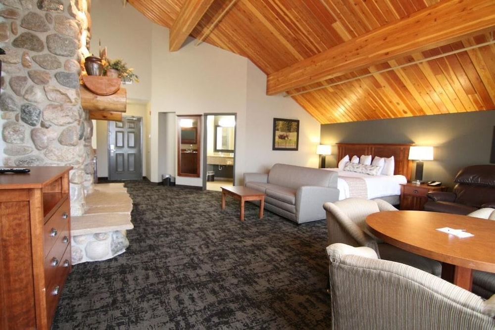 Casper C'mon Inn Hotel & Suites - photo 15