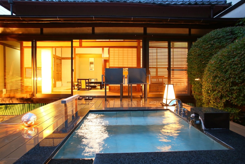 Ito Ryokuyu — 4-Star Luxury Hotel in Ito, Japan