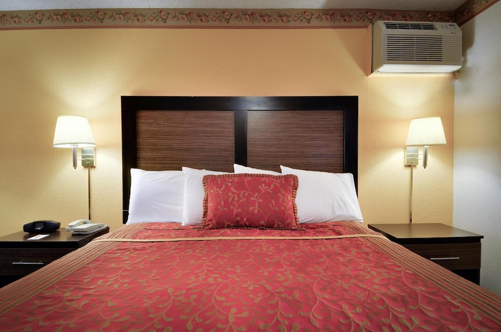 Vagabond Inn Sunnyvale - photo 12
