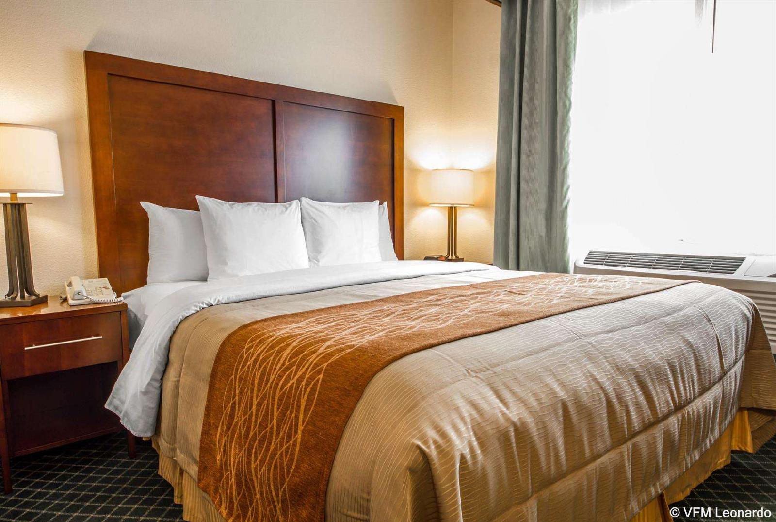 Comfort Inn & Suites Oakland - photo 5