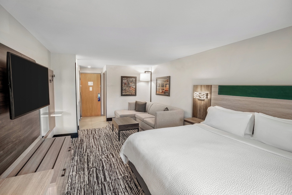 Holiday Inn Express & Suites Hayward by IHG - photo 8